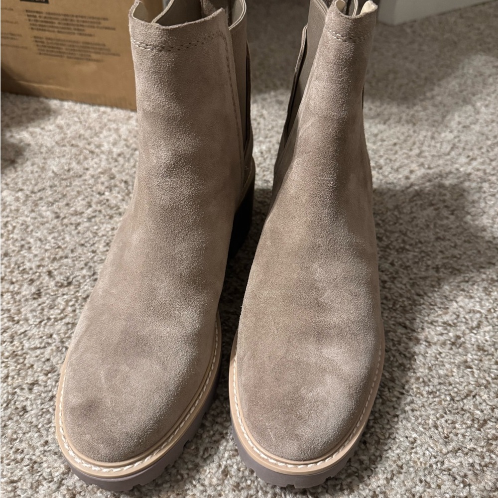 Suede Chelsea Boots in Taupe